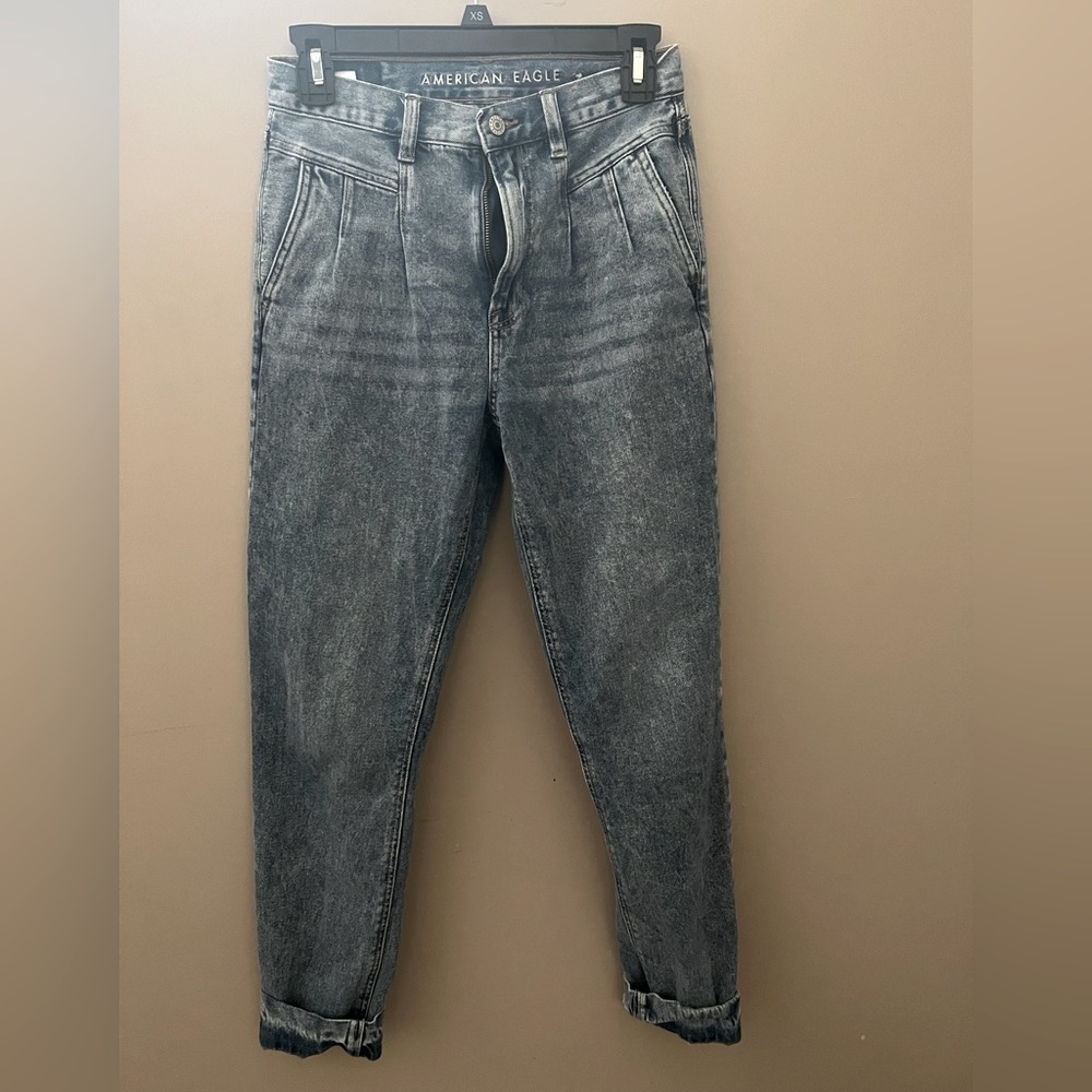 American Eagle AE pleated mom jeans. 2 regular.